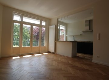 Smit Onderhoudsbedrijf de aannemer in Den Haag en werkt sinds 1980 aan aanbouw, dakkapel en verbouwt en renoveert badkamer, keuken en metselwerk en gevels.