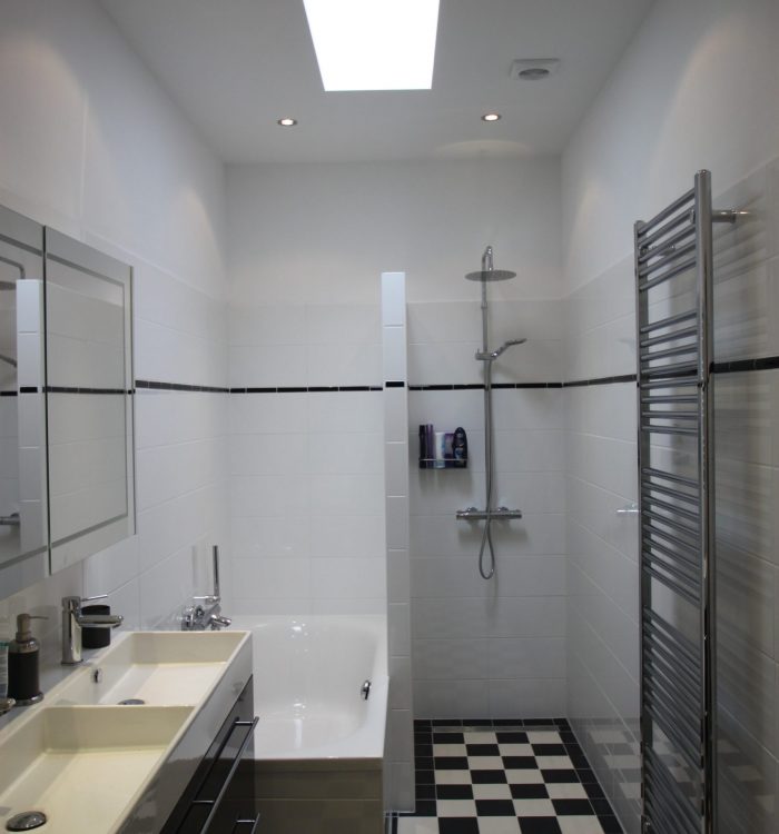 Smit Onderhoudsbedrijf de aannemer in Den Haag en werkt sinds 1980 aan aanbouw, dakkapel en verbouwt en renoveert badkamer, keuken en metselwerk en gevels.