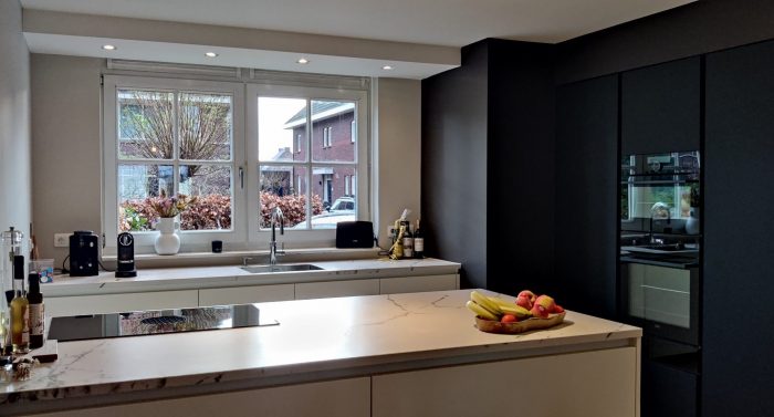 Smit Onderhoudsbedrijf de aannemer in Den Haag en werkt sinds 1980 aan aanbouw, dakkapel en verbouwt en renoveert badkamer, keuken en metselwerk en gevels.